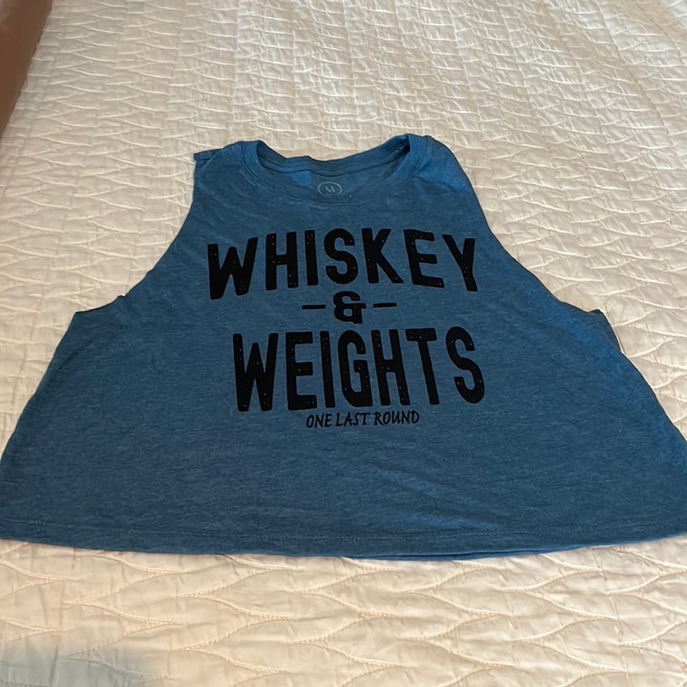 crop muscle tee